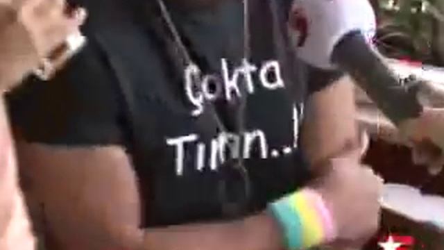 Burak Özçivit Hisar da Kahvalti Mega Magazin смотреть онлайн