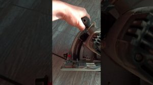 Как закрепить погружную пилу