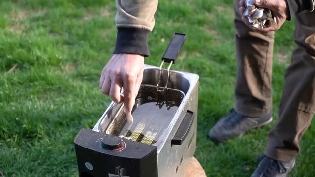 Закуска к пиву! Рецепт приготовления уклейки во фритюре от Дяди Фёдора.