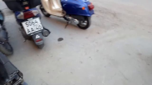 Про скутеры/ одним кадром смотреть онлайн