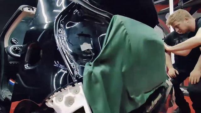 Процесс оклейки SMART в алькантару смотреть онлайн