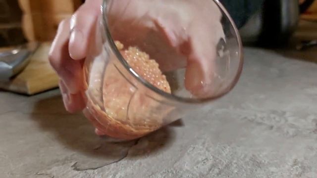 Засол свежей ИКРЫ форели дома, ПРОСТО и БЫСТРО смотреть онлайн