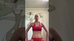 Техника выполнения Уддияна Бандхи