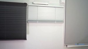 Горизонтальные алюминиевые автоматические жалюзи с ламелями 25 мм от компании Прокарниз