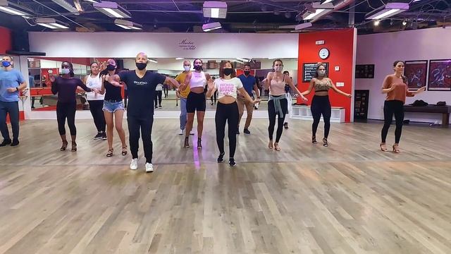 Jose & La Roja Bachata Dance [Bacharengue - Nelson O] смотреть онлайн