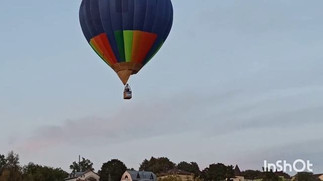 Воздушный шар летит к нам на встречу, на набережную г. Калуги 14 августа 2021 г #воздушный_шар
