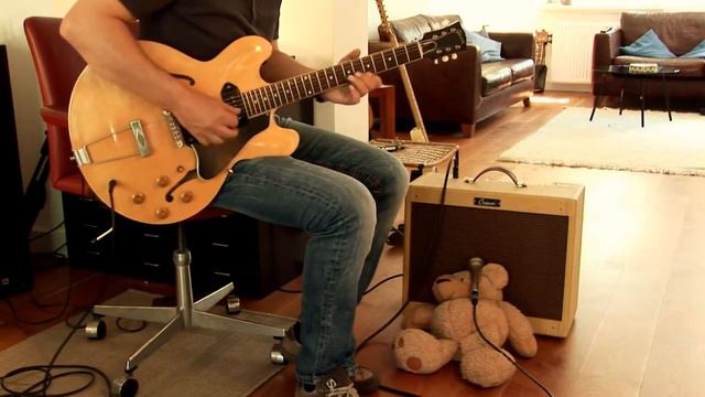 Cream Twinsound Tweed Combo 1 x 12" (with  2013 Gibson '59 ES-330 VOS) смотреть онлайн