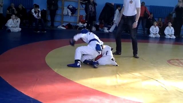 Болевой на руку. Рукопашный бой смотреть онлайн