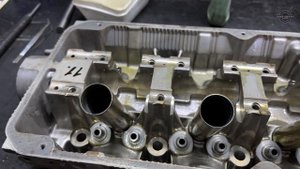 Ремонт ГБЦ: замена втулок и правка седел клапанов MITSUBISHI 4G64