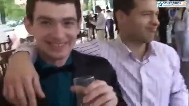 Дворецков пристает к Людям