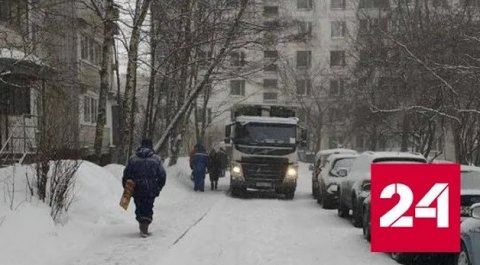 Второй за два дня человек погиб под колесами мусоровоза в Москве - Россия 24