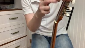 Установка нейлоновых струн на классическую гитару