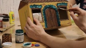 Новогодняя поделка/Новогодний домик из картонной коробки/Поделки в школу и сад