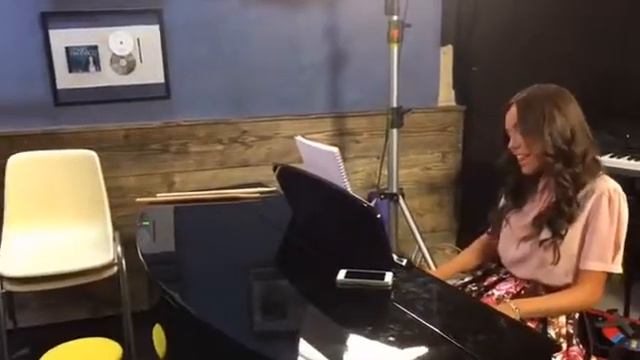 MARIA PARRADO: LET ME LOVE YOU💞 смотреть онлайн