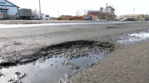 Практическая физика: нижневартовские дорожники объяснили, почему весной портится асфальт
