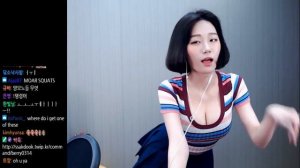 Cute Korean Girl Streamer Dancing