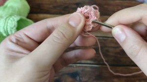 Курс "Вязаная одежда для кукол". УРОК 13  Декоративный элемент: цветочек крючком.