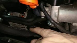 Як зняти генератор VW Passat B7 2.0 TDI...
