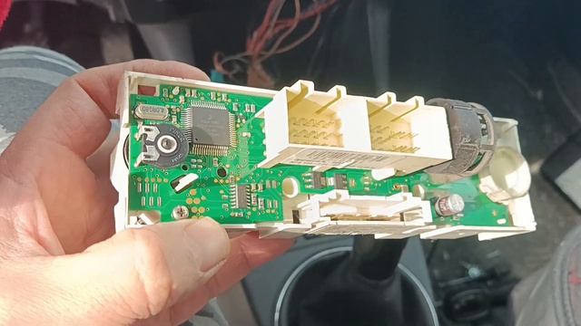 замена блока управления климат контроля Шкода Фабия 2