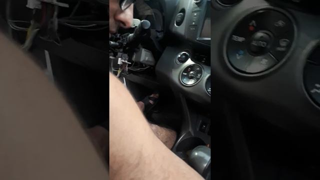Toyota RAV4 замена подрулевого шлейфа смотреть онлайн