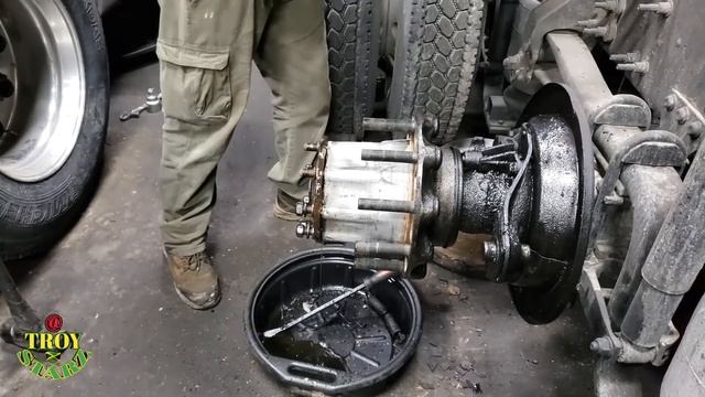 Jamaican Mechanics Replacing Rear Axle Hub Seal On Volvo Truck. Vlog#116 смотреть онлайн