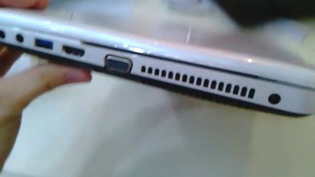 Toshiba Satellite L840 Series White color (L840-A607 Gloss Luxe White Pearl with Crossline) смотреть онлайн