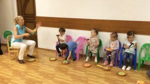 Детская песенка с бубнами Дети 2-3 Детский клуб Капитошка www.kapetoshka.ru