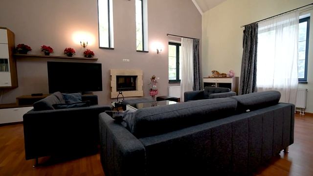 Кирпичный дом в фламандском стиле, с мебелью, в обжитом элитном поселке Лесное Озеро смотреть онлайн