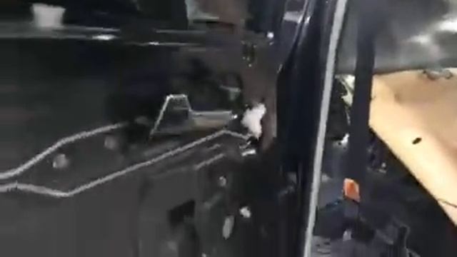 Двери и крышу на Равон Нексия шумить желательно. Выброшенными деньги и усилия точно не будут