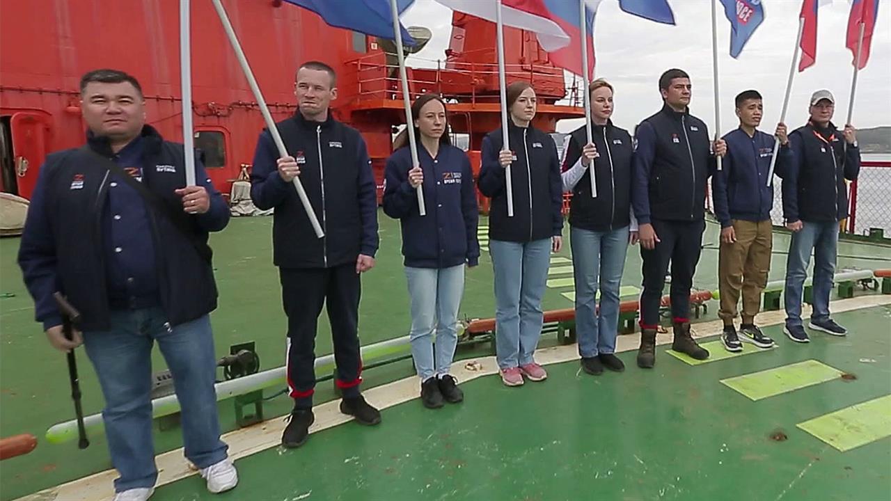 В Мурманске для участников СВО программа "Время героев" продолжилась на борту атомного ледокола