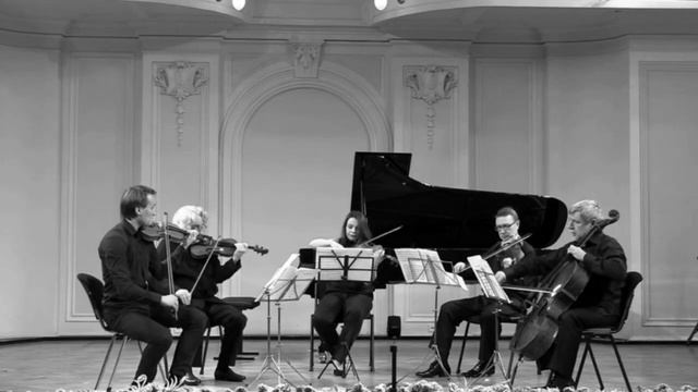 Beethoven op.104
Quintet vs orchestra смотреть онлайн