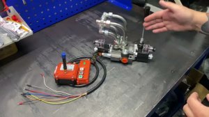 Гидрораспределитель для гидравлической лебёдки эвакуатора с электро управлением+ручным дублированием