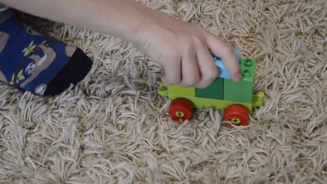3 простых фигурки из LEGO DUPLO смотреть онлайн