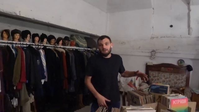 САМЫЙ БОЛЬШОЙ РЕТРО СКЛАД В РОССИИ | ПОРАЖАЕТ ВООБРАЖЕНИЕ смотреть онлайн