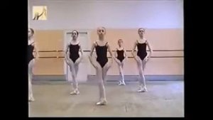 Маленькие прыжки Temps levé sauté, Échappé , Changement de pieds