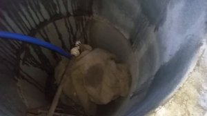 Замёрзла скважина и выгребная яма отогреваю