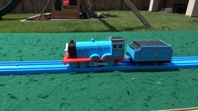 Thomas and Friends Trackmaster VS Tomy Plarail Train Races смотреть онлайн
