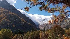 Ледник Алибек и облака.