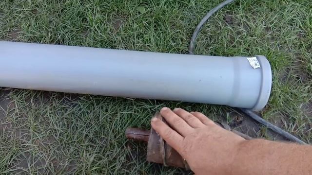 Достаём канализационную трубу из скважины без лебёдки ??? смотреть онлайн