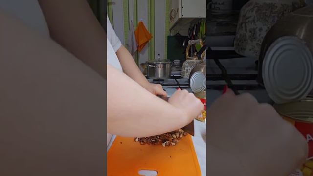 Ролик № 1459. Салат "Гранатовое кольцо". Рецепт в конце ролика.