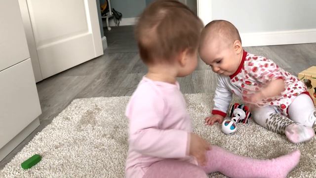 ТИПА ВЛОГ. Девочки-ровесницы и реакция на ШЕРЛОКА смотреть онлайн