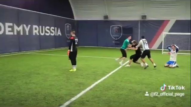 Герман унизил вратаря . Freestyle German *el classico * . Попал на 433.... смотреть онлайн