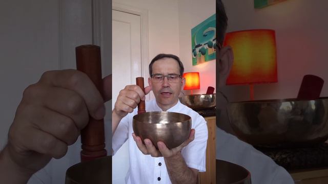 How to hold Tibetan singing bowl for best sound