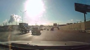 Ниссан альмера N16 Капот открылся.