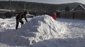 Снежная горка своими руками! Зимушка Зима!