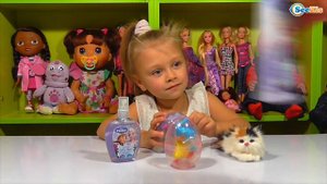 ✔ Ярослава лопает большой шар с сюрпризами. Игрушки для детей