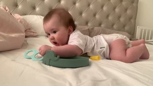 Первые поползновения ? Малышу 5 месяцев ?? Будни мамы в Швеции