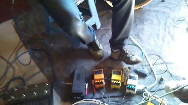 Ariel Locurcio probando su Epiphone Zakk Wylde Les Paul Custom bullseye C/EMG 81-85 смотреть онлайн