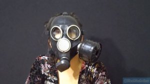 Spanish Masked Vlog: Russian GP-7 Gas Mask "mira mi nueva mascara" check out my new mask!