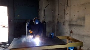 Электрод 4- ка на маленьком сварочном инверторе Тесла Велд ММА 251